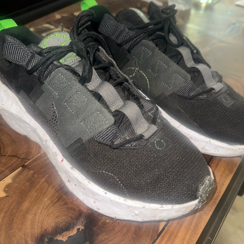 Nike Black and Green Women's Sneakers